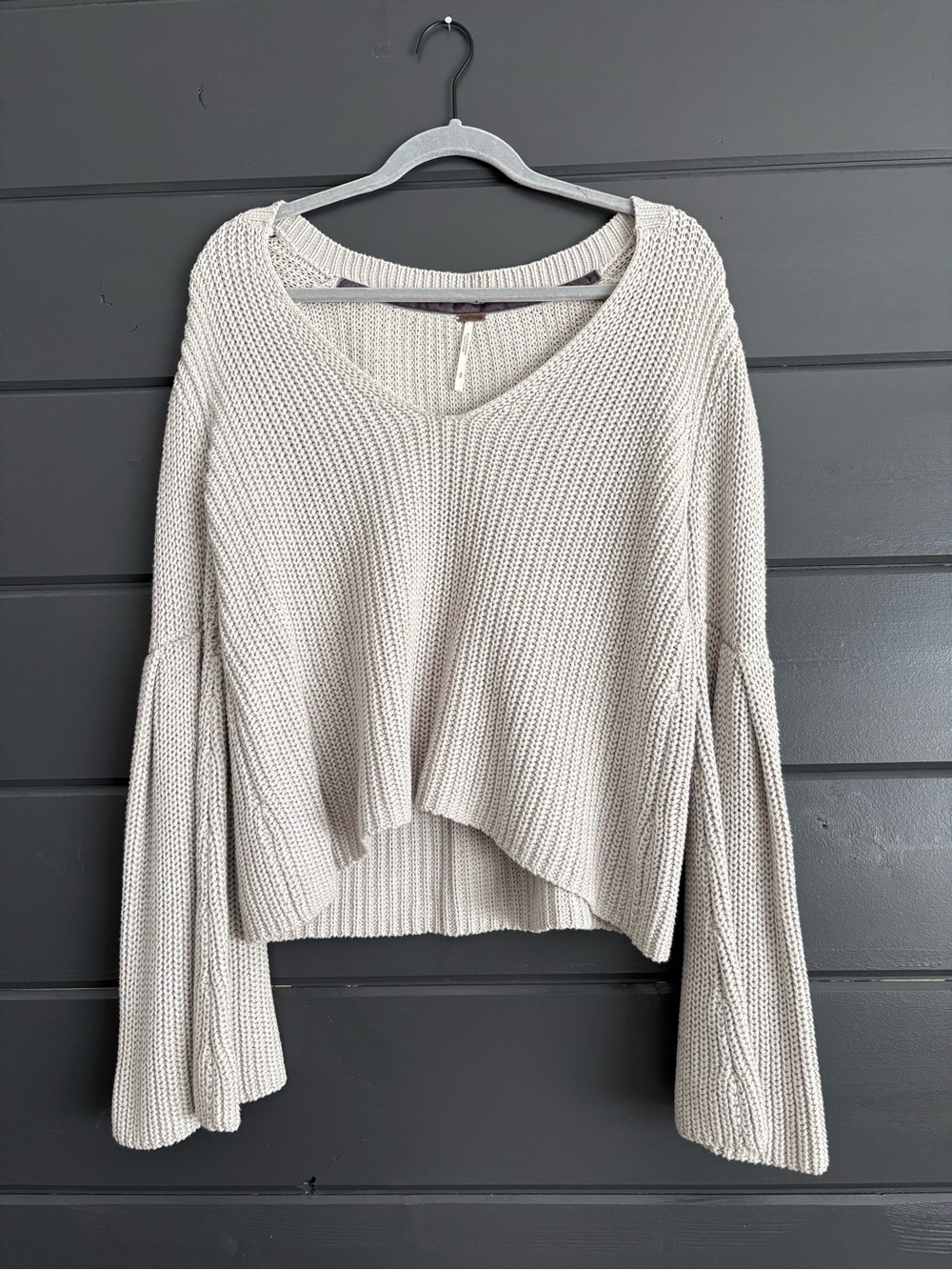 Free People Cropped V-Neck Balloon Sleeve Sweater - Light Beige